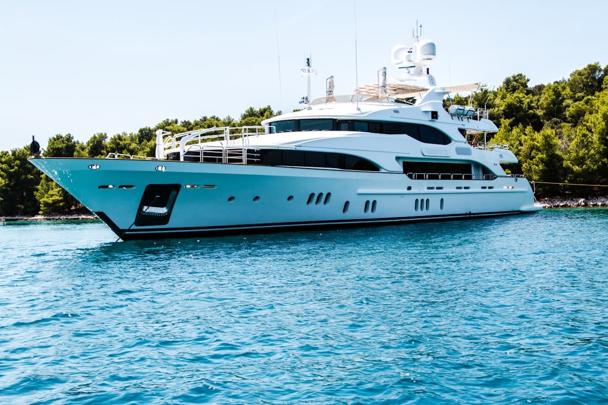 Private & Luxury Yachts